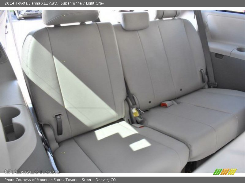 Super White / Light Gray 2014 Toyota Sienna XLE AWD