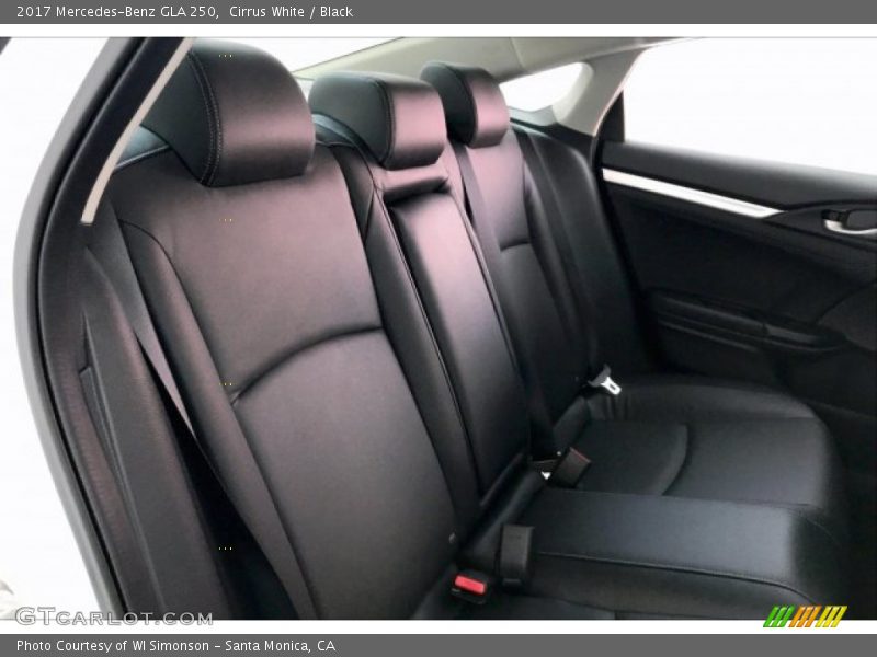 Cirrus White / Black 2017 Mercedes-Benz GLA 250