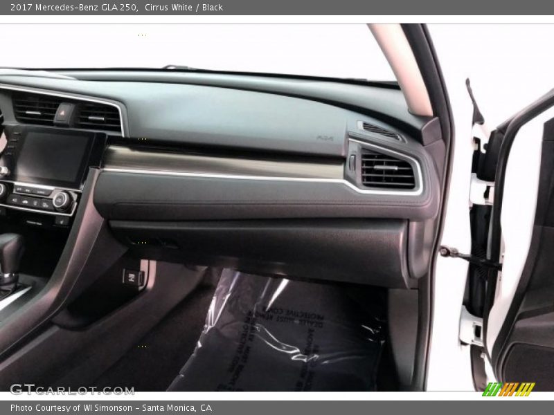 Cirrus White / Black 2017 Mercedes-Benz GLA 250