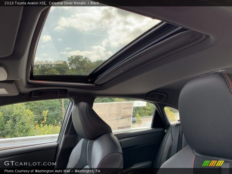 Celestial Silver Metallic / Black 2019 Toyota Avalon XSE