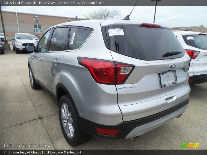 Ingot Silver / Chromite Gray/Charcoal Black 2019 Ford Escape SE