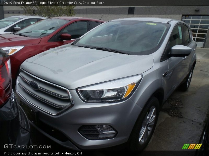Ingot Silver / Chromite Gray/Charcoal Black 2019 Ford Escape SE