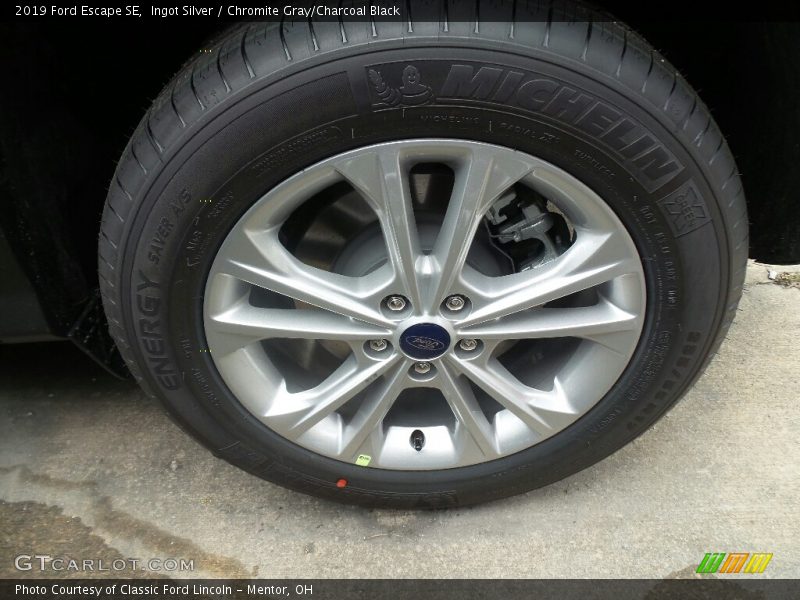 Ingot Silver / Chromite Gray/Charcoal Black 2019 Ford Escape SE