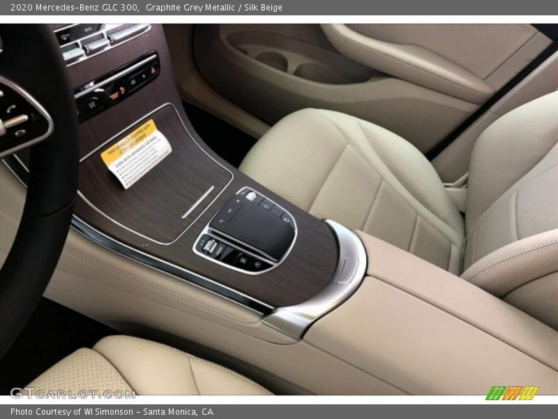 Graphite Grey Metallic / Silk Beige 2020 Mercedes-Benz GLC 300