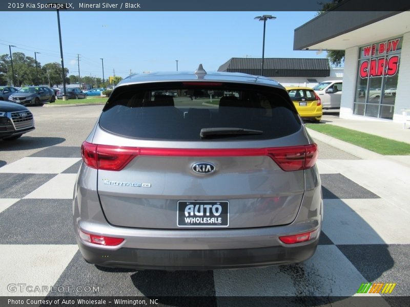 Mineral Silver / Black 2019 Kia Sportage LX