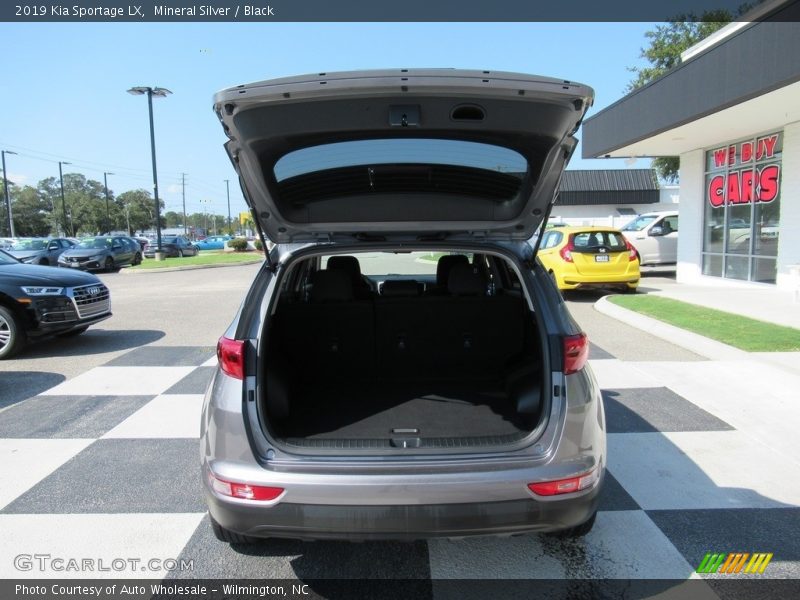 Mineral Silver / Black 2019 Kia Sportage LX