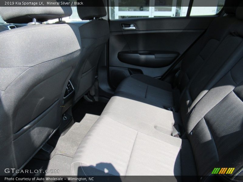 Mineral Silver / Black 2019 Kia Sportage LX