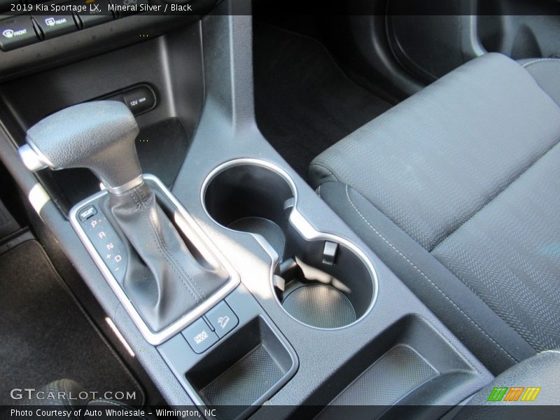Mineral Silver / Black 2019 Kia Sportage LX