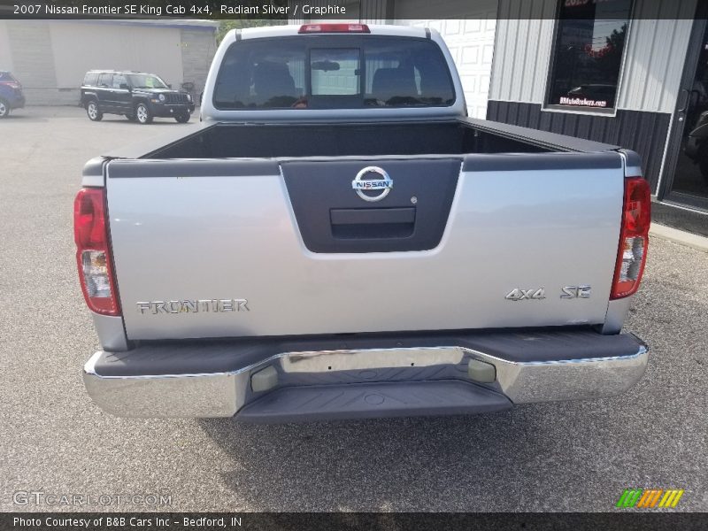 Radiant Silver / Graphite 2007 Nissan Frontier SE King Cab 4x4