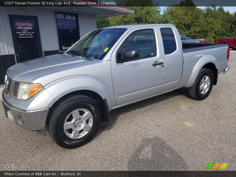 Radiant Silver / Graphite 2007 Nissan Frontier SE King Cab 4x4