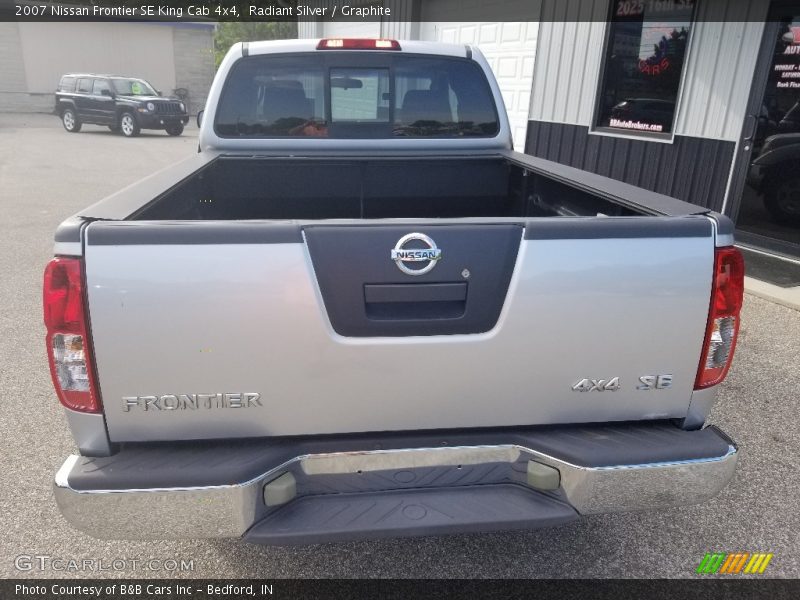 Radiant Silver / Graphite 2007 Nissan Frontier SE King Cab 4x4