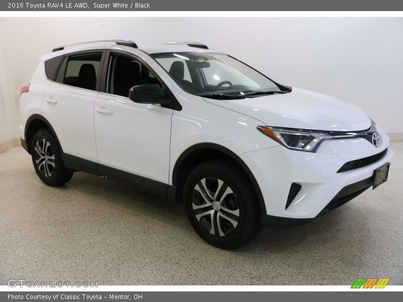 Super White / Black 2016 Toyota RAV4 LE AWD