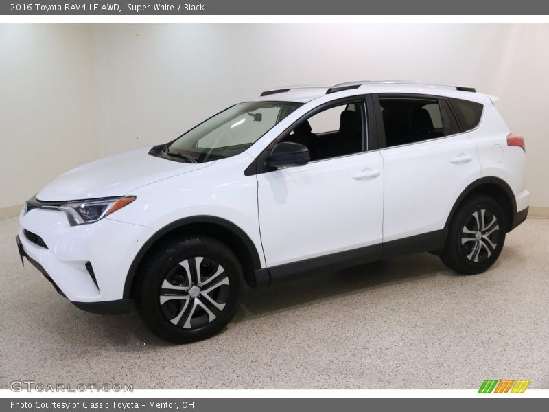 Super White / Black 2016 Toyota RAV4 LE AWD