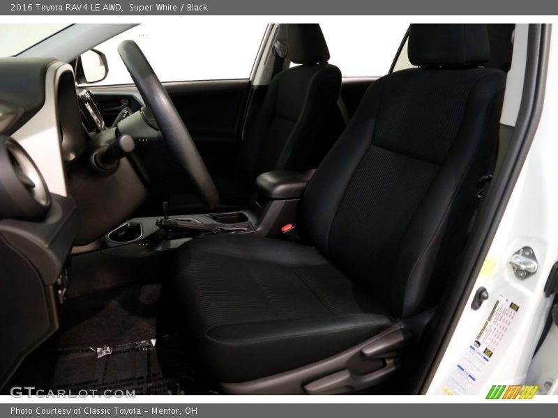 Super White / Black 2016 Toyota RAV4 LE AWD