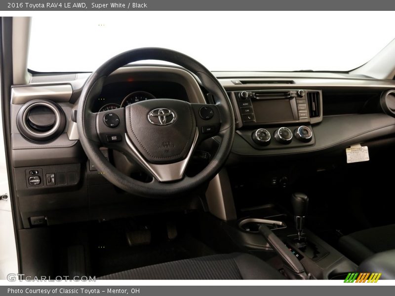 Super White / Black 2016 Toyota RAV4 LE AWD