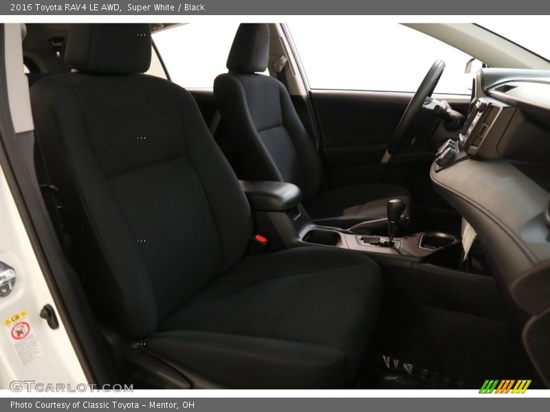Super White / Black 2016 Toyota RAV4 LE AWD