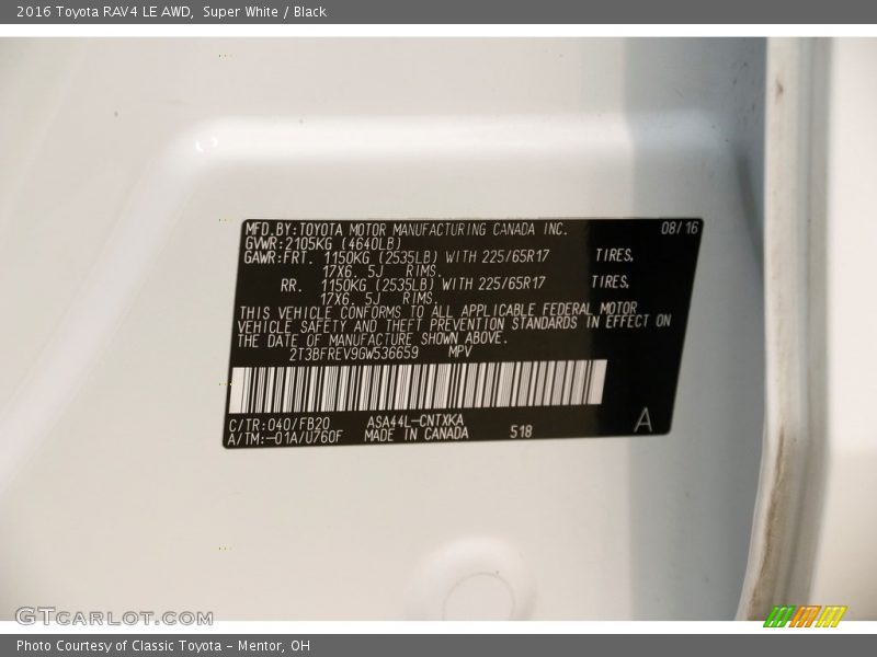 Super White / Black 2016 Toyota RAV4 LE AWD