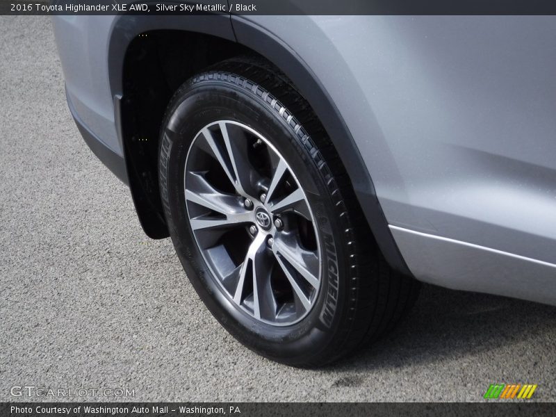 Silver Sky Metallic / Black 2016 Toyota Highlander XLE AWD