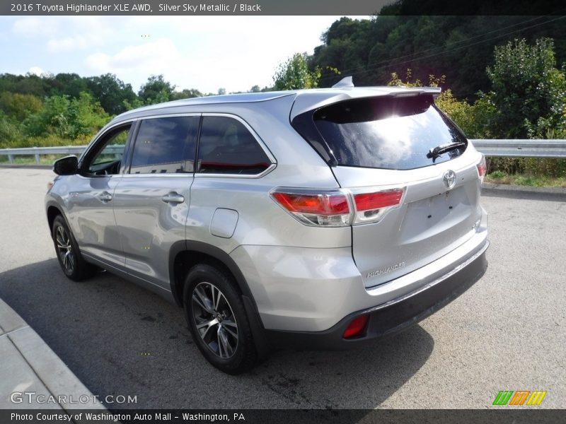 Silver Sky Metallic / Black 2016 Toyota Highlander XLE AWD