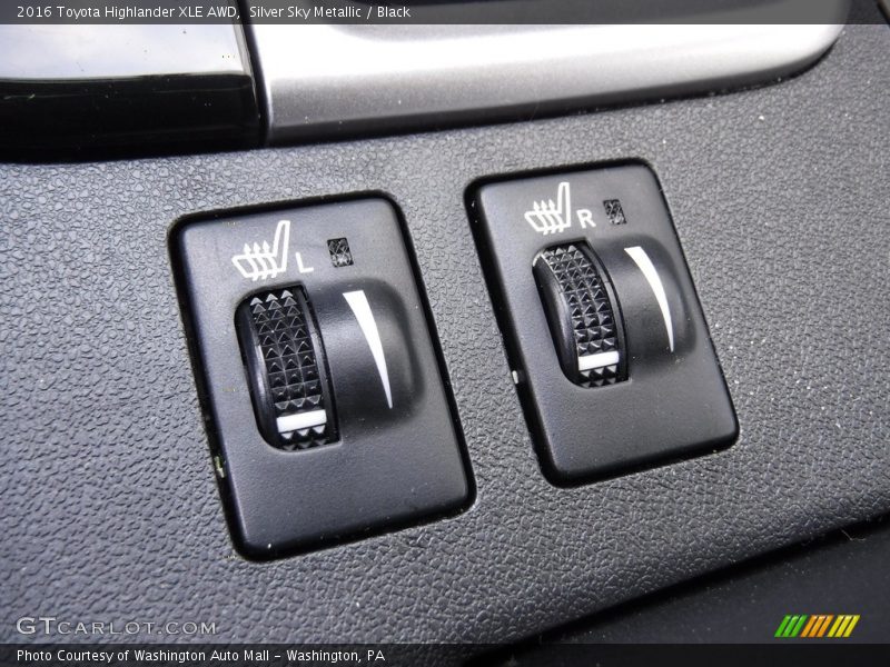 Silver Sky Metallic / Black 2016 Toyota Highlander XLE AWD