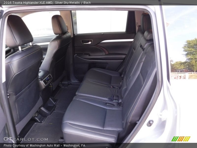 Silver Sky Metallic / Black 2016 Toyota Highlander XLE AWD