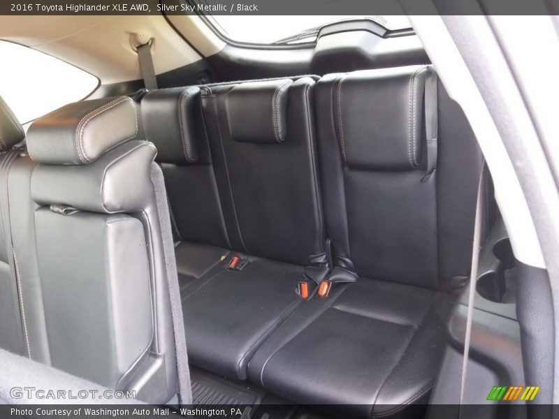 Silver Sky Metallic / Black 2016 Toyota Highlander XLE AWD