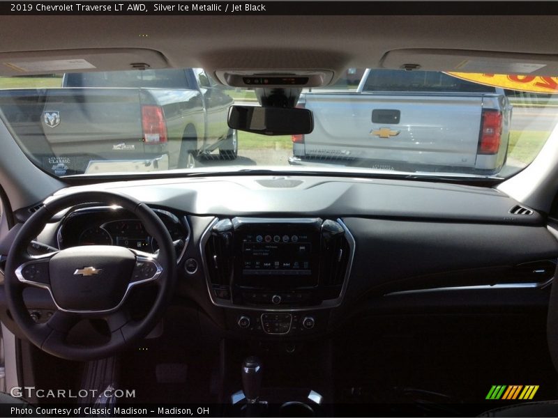 Silver Ice Metallic / Jet Black 2019 Chevrolet Traverse LT AWD