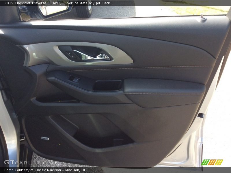 Silver Ice Metallic / Jet Black 2019 Chevrolet Traverse LT AWD
