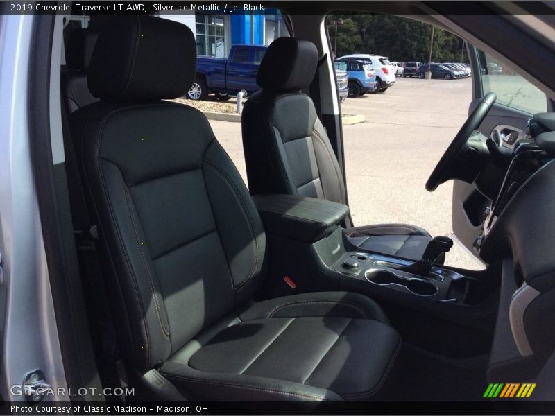 Silver Ice Metallic / Jet Black 2019 Chevrolet Traverse LT AWD
