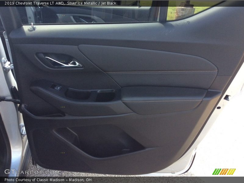 Silver Ice Metallic / Jet Black 2019 Chevrolet Traverse LT AWD