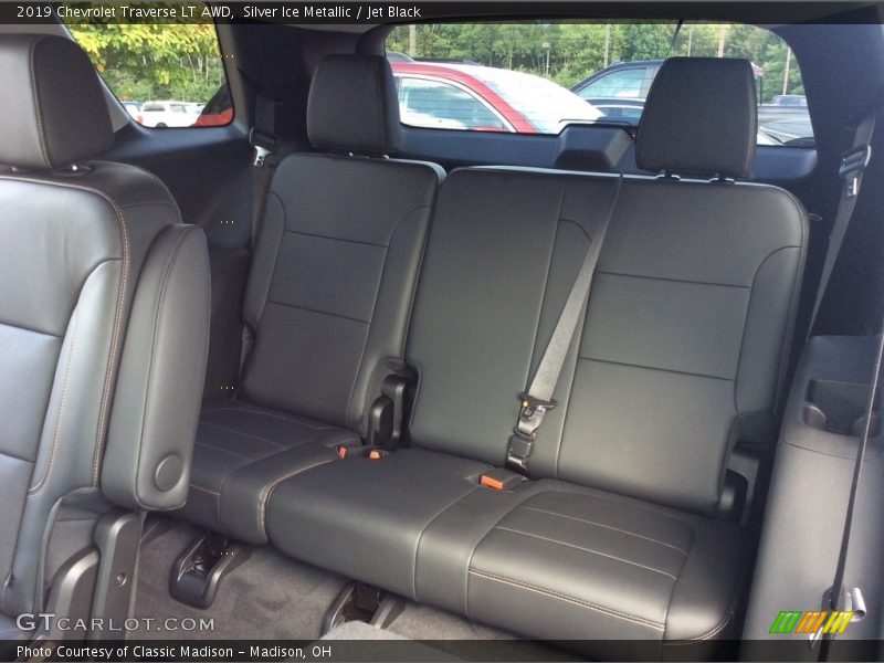 Silver Ice Metallic / Jet Black 2019 Chevrolet Traverse LT AWD