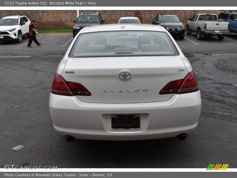 Blizzard White Pearl / Ivory 2010 Toyota Avalon XLS