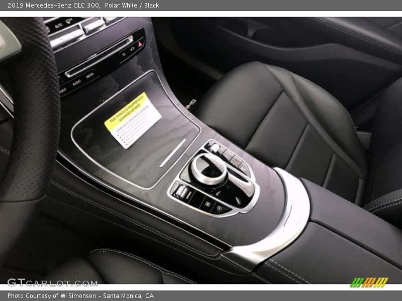 Polar White / Black 2019 Mercedes-Benz GLC 300