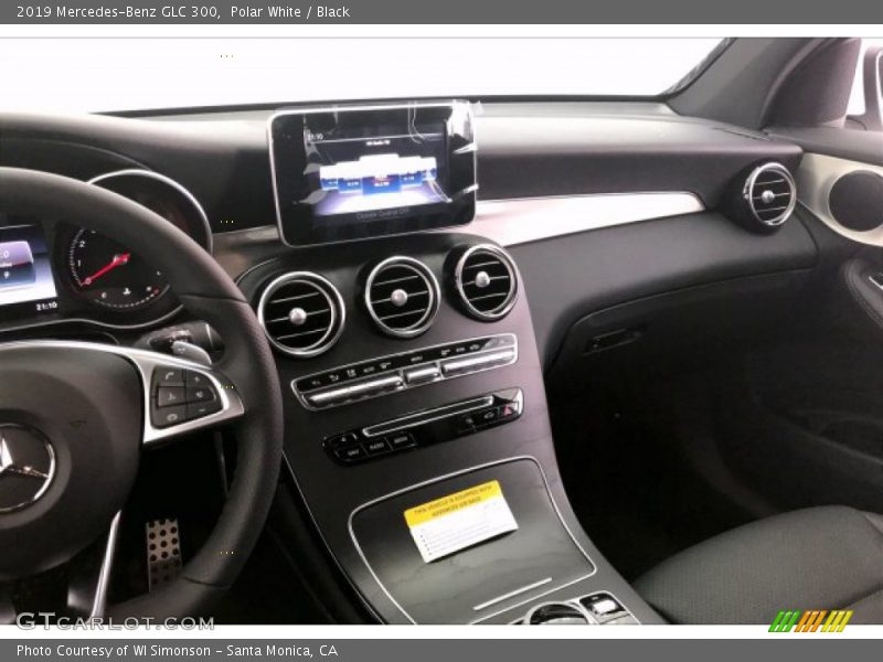 Polar White / Black 2019 Mercedes-Benz GLC 300