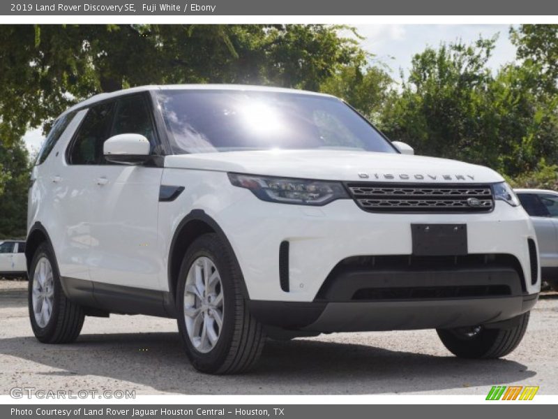 Fuji White / Ebony 2019 Land Rover Discovery SE