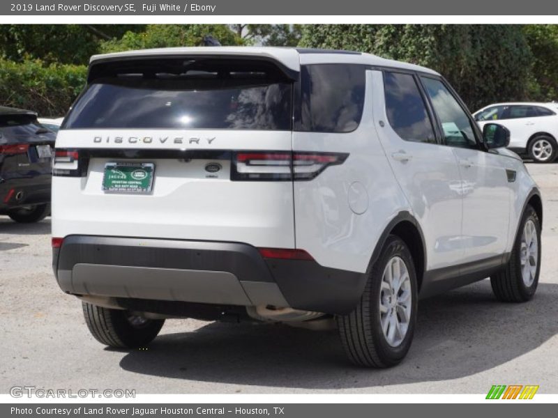 Fuji White / Ebony 2019 Land Rover Discovery SE