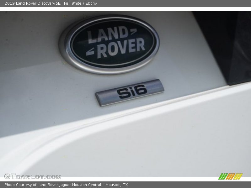 Fuji White / Ebony 2019 Land Rover Discovery SE