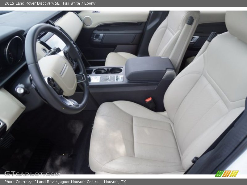 Fuji White / Ebony 2019 Land Rover Discovery SE