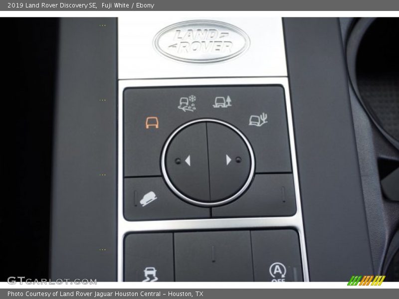 Fuji White / Ebony 2019 Land Rover Discovery SE