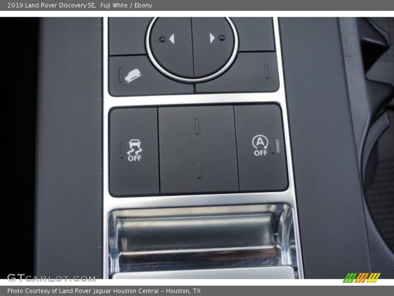 Fuji White / Ebony 2019 Land Rover Discovery SE
