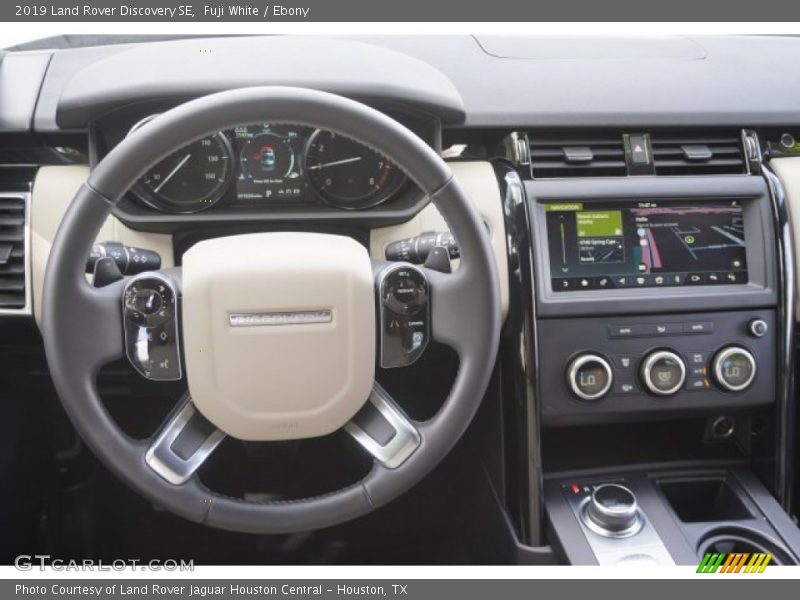 Fuji White / Ebony 2019 Land Rover Discovery SE