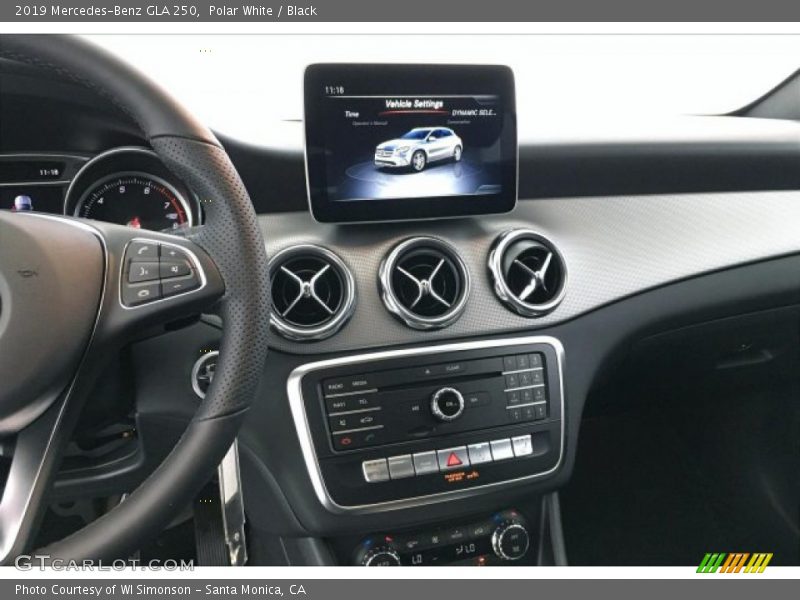 Polar White / Black 2019 Mercedes-Benz GLA 250