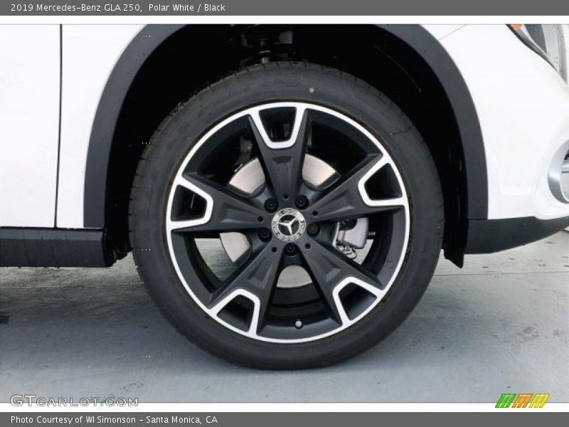 Polar White / Black 2019 Mercedes-Benz GLA 250