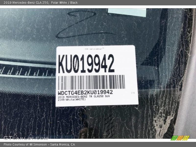 Polar White / Black 2019 Mercedes-Benz GLA 250