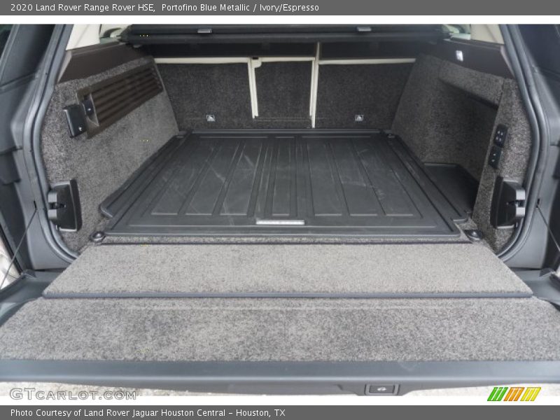  2020 Range Rover HSE Trunk