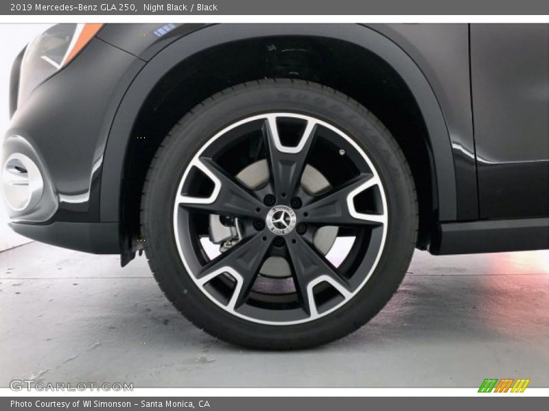 Night Black / Black 2019 Mercedes-Benz GLA 250