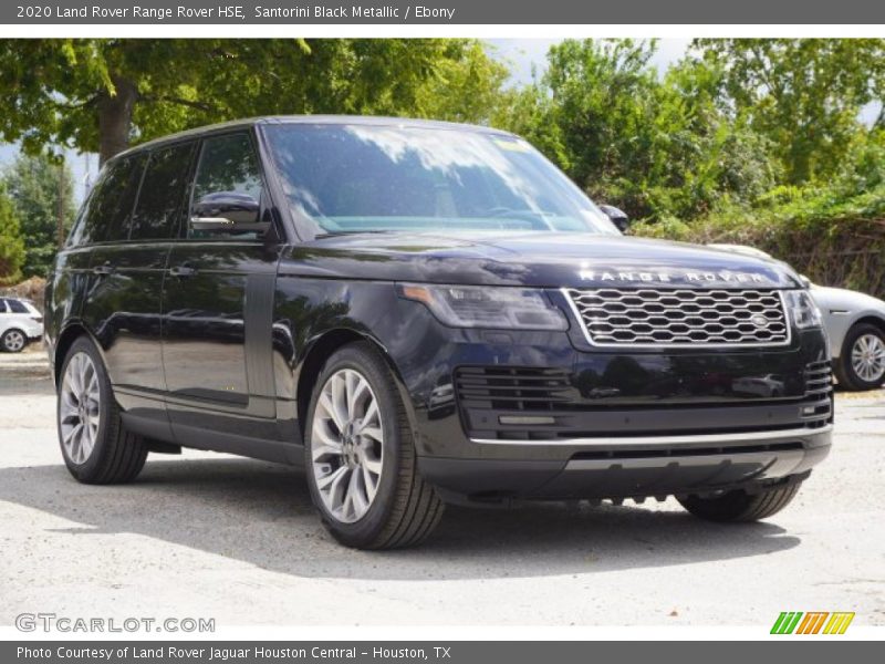 Front 3/4 View of 2020 Range Rover HSE