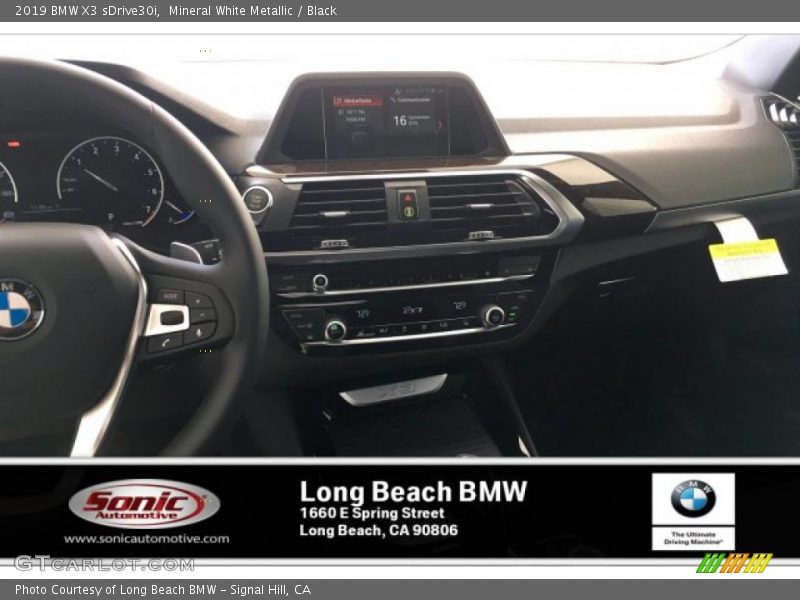 Mineral White Metallic / Black 2019 BMW X3 sDrive30i
