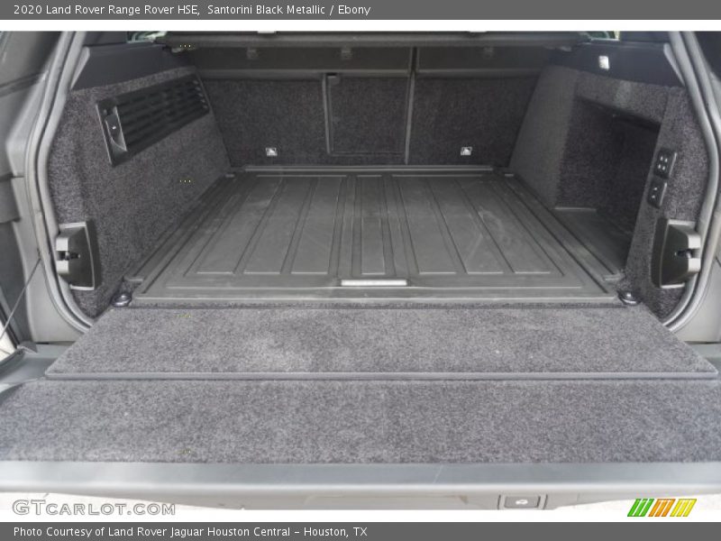  2020 Range Rover HSE Trunk
