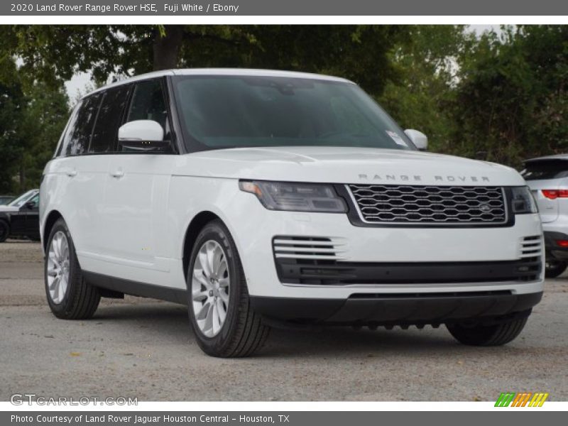 Front 3/4 View of 2020 Range Rover HSE